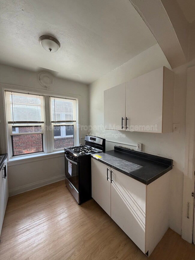 Building Photo - 7340 Forsyth Blvd