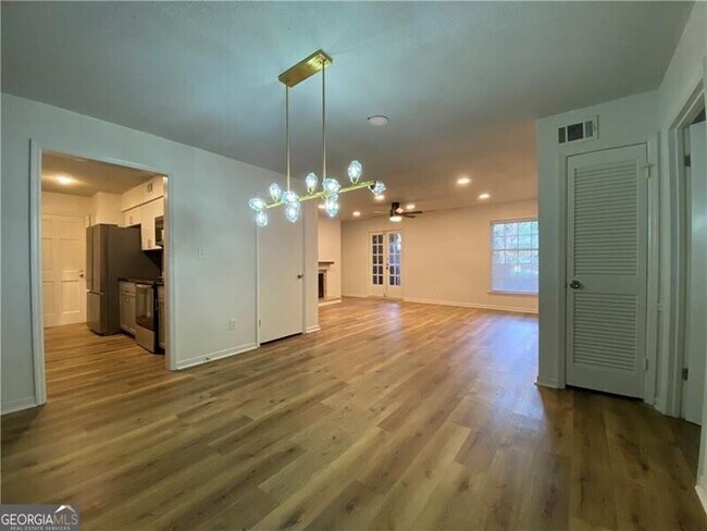 Building Photo - 3060 Parc Lorraine