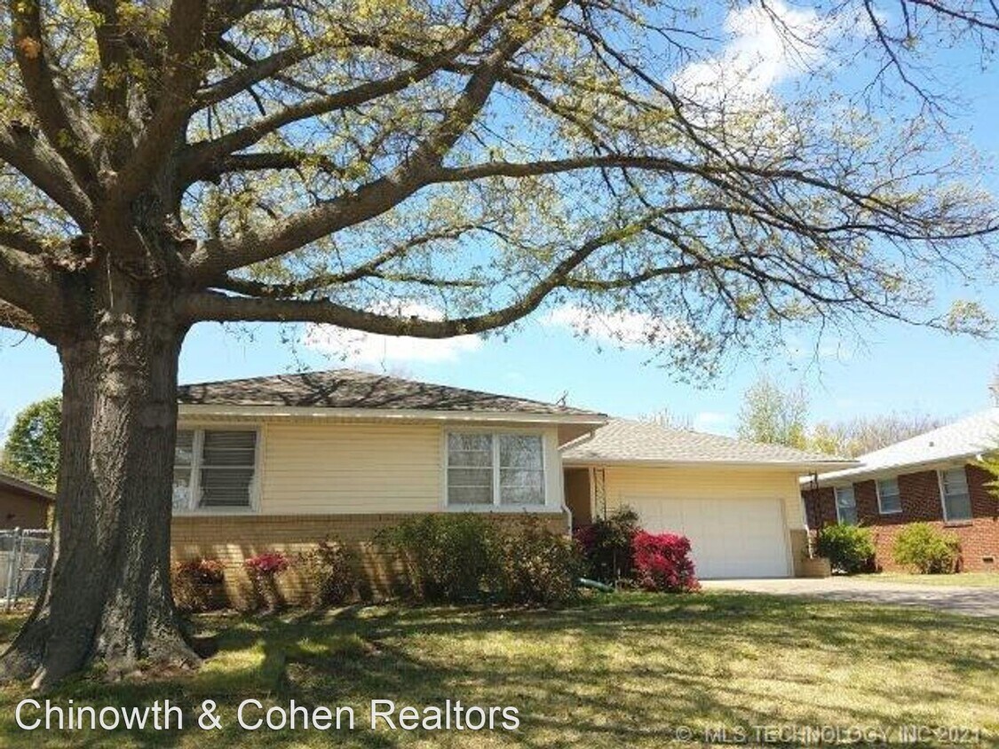 Primary Photo - 3 br, 1 bath House - 3240 S Toledo Ave