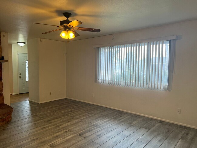 Building Photo - 4 Bed, 2 Bath with Huge Shop/Garage