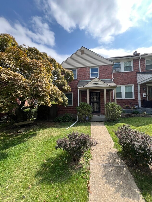 Primary Photo - 915 Argonne Dr