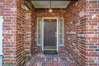 Building Photo - 15 Heron Hollow Ct