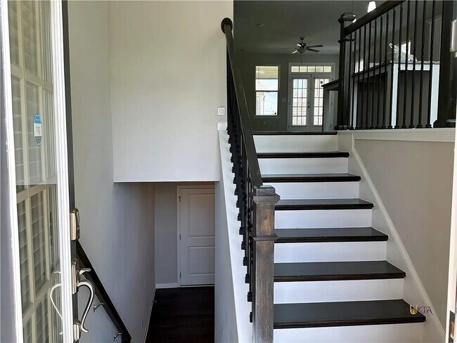 Foto del edificio - 4210 Essex Pond Wy