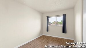 Foto del edificio - 8442 Forest Ridge Dr