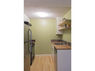 Foto del edificio - 2616 Harriet Ave