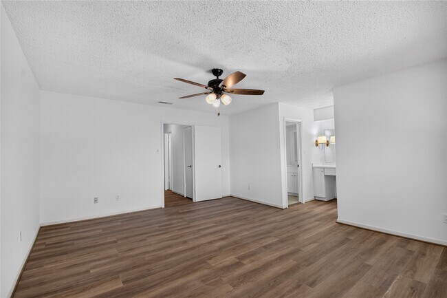 Foto del edificio - 1334 Country Pl Dr
