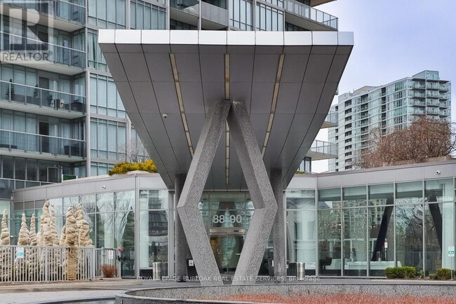 Photo du bâtiment - 88 Park Lawn Rd