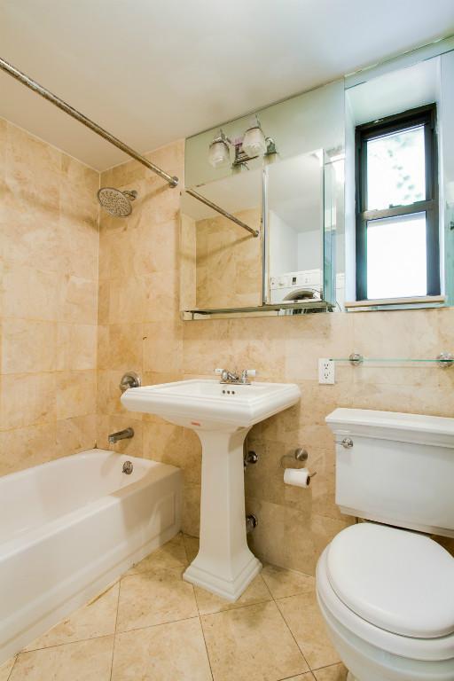 Foto del edificio - 233 E 29th St