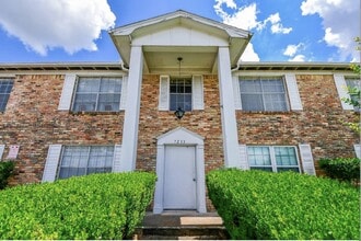 Building Photo - 7233 Beechnut St