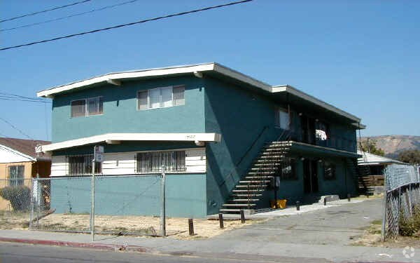 Foto del edificio - 7600-7602 Lockwood St