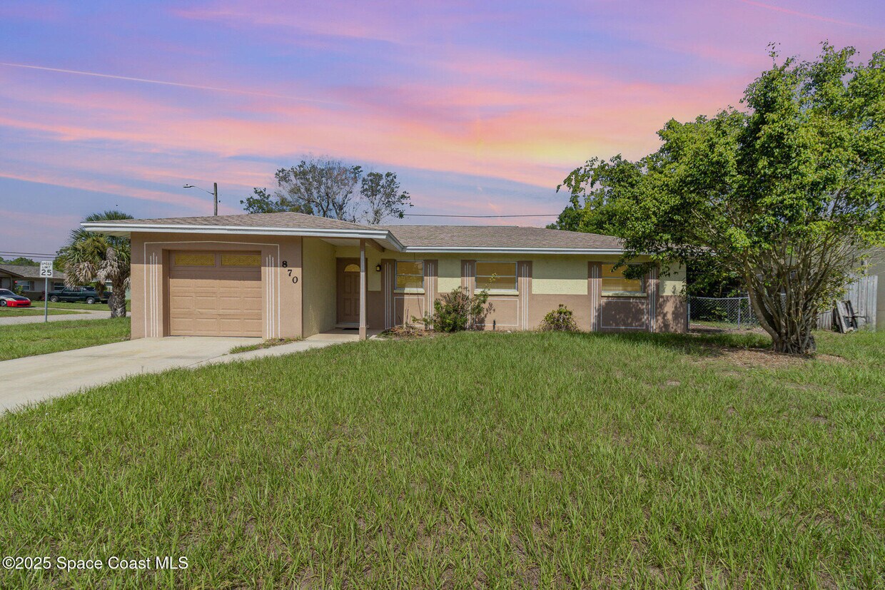 Foto principal - 870 N Carpenter Rd