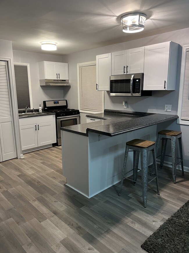 Foto del edificio - 4218 Dix St NE