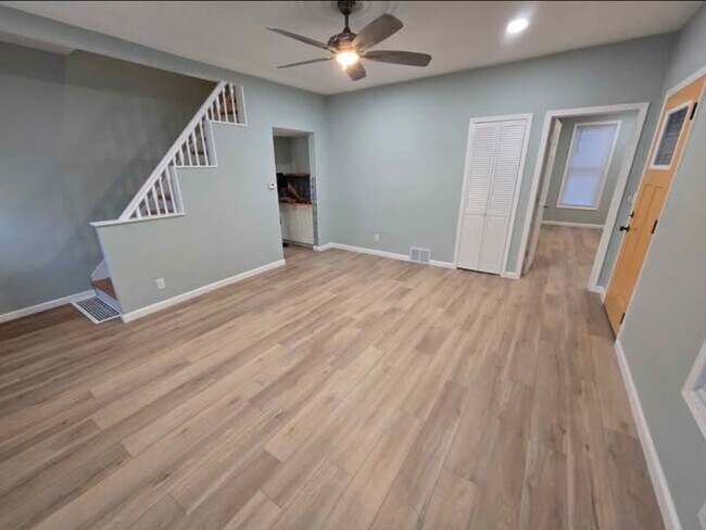 Foto del edificio - 940 N Prairie St