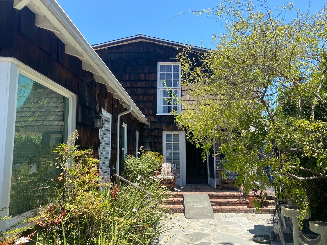 814 Wellesley Ave, Los Angeles, CA 90049 House Rental in Los Angeles