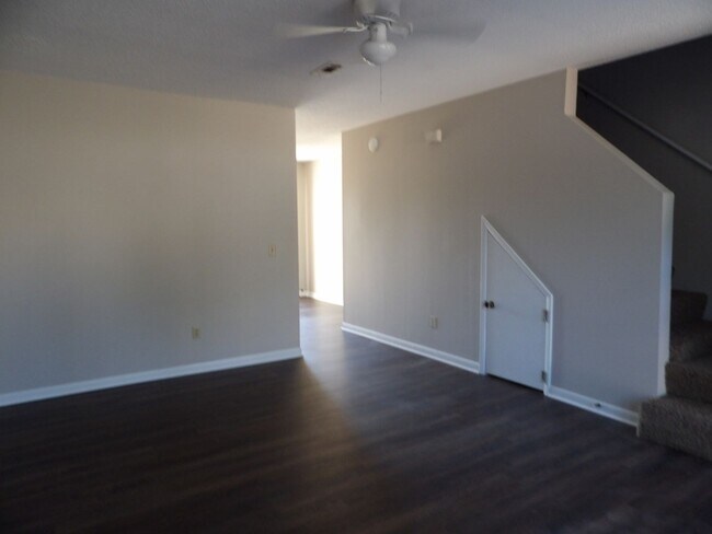 Foto del edificio - 108 Ridgeway Dr