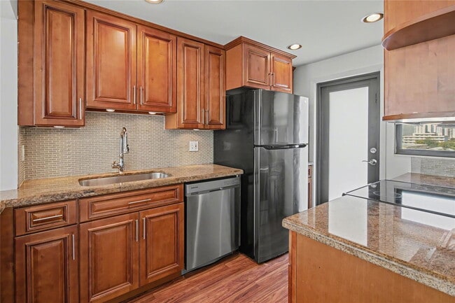 Foto del edificio - 801 N Ocean Blvd