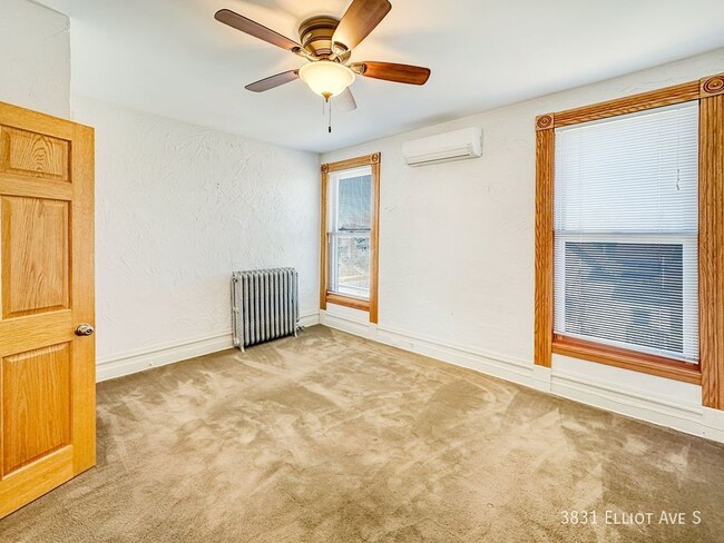 Building Photo - 4br 2ba 1cg ~ Security Deposit Free Altern...