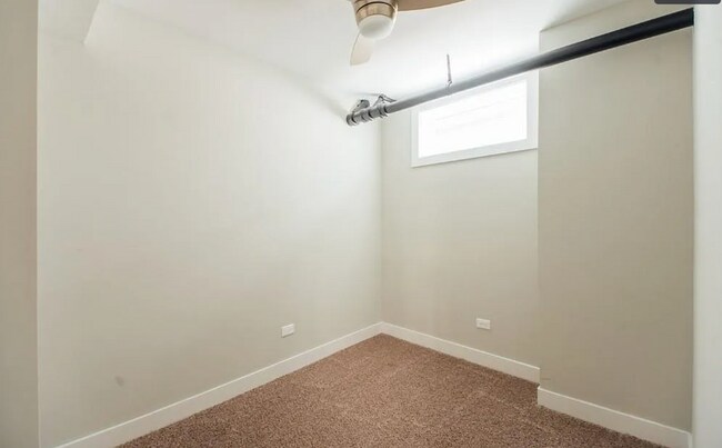 Foto del edificio - 4813 W Montrose Ave