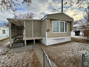 Building Photo - 1411 Cherry Ave