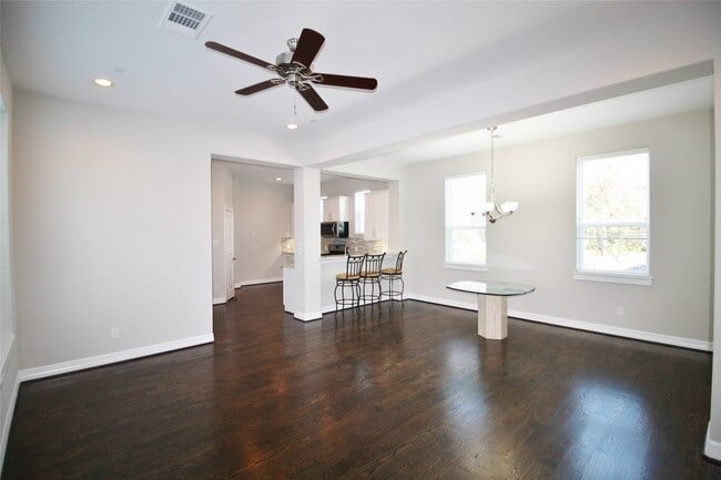 Foto del edificio - 709 Link Rd