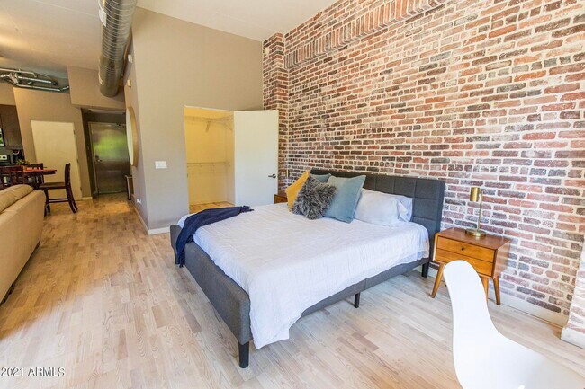 Building Photo - 7301 E 3rd Ave