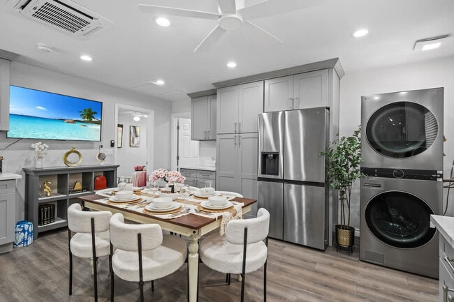 Foto del edificio - 10983 Parkdale Ave