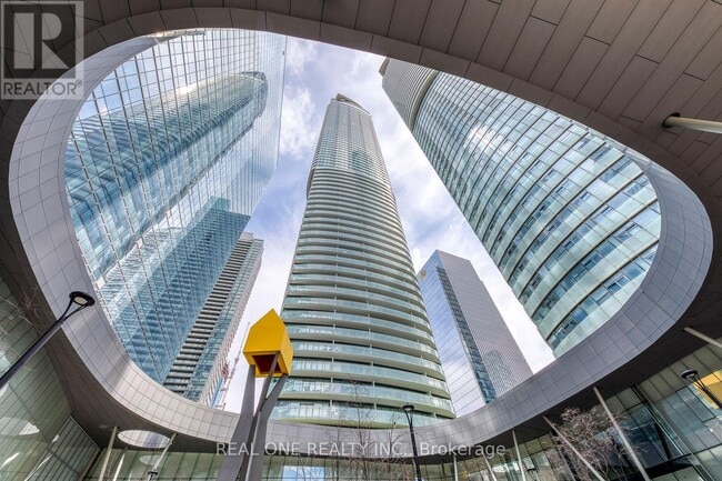 Building Photo - 14 York St