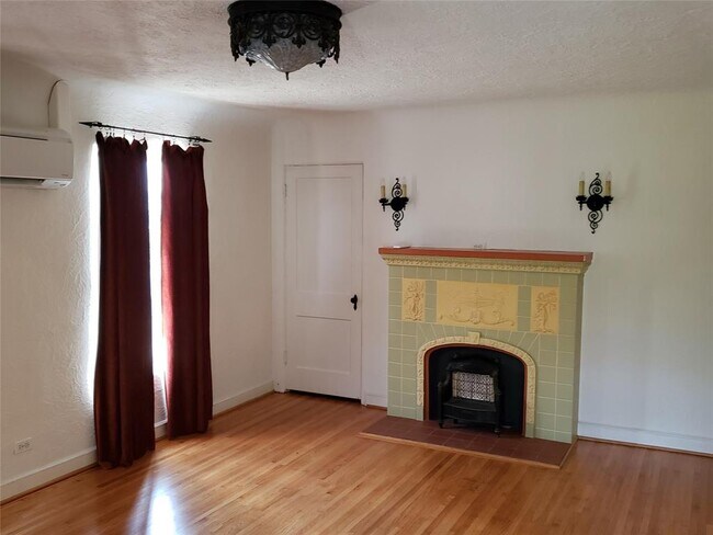 Foto del edificio - 5543 Sears St