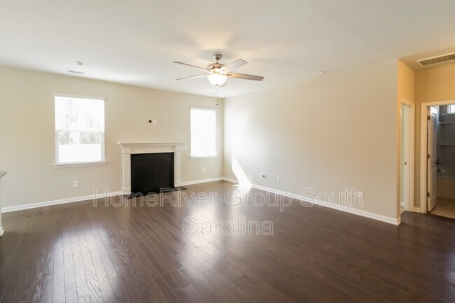 Building Photo - 617 Woolum Dr