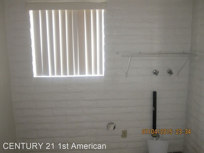Building Photo - 2125 S Torrey Pines Cir