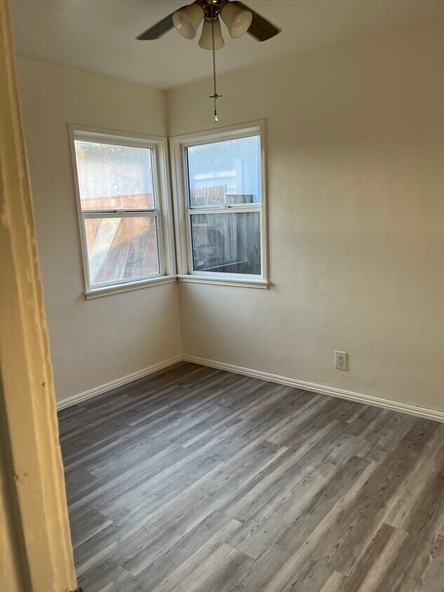 Foto principal - 3605 Caspian Ave