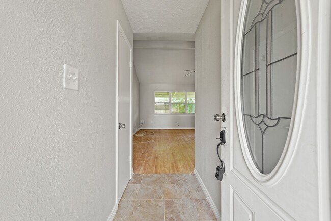 Building Photo - 5834 Fallengate Dr