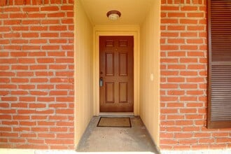 Building Photo - 16623 Blackhawk Blvd