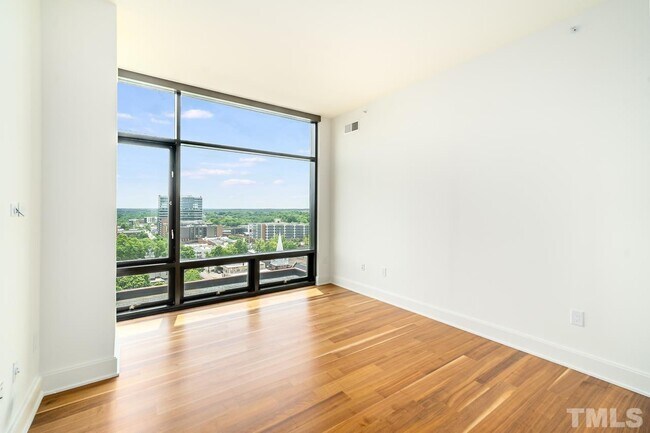 Foto del edificio - 122 N Harrington St