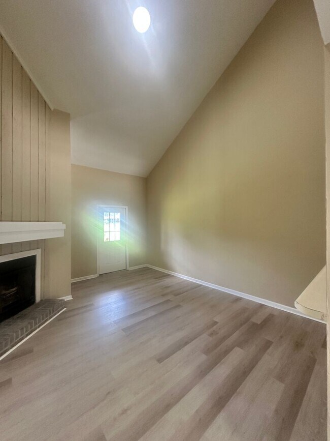 Foto del edificio - 2 Bedroom/2 Bath Townhome in Valdosta