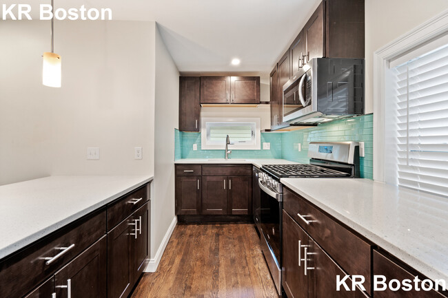 Building Photo - 47 Winship St