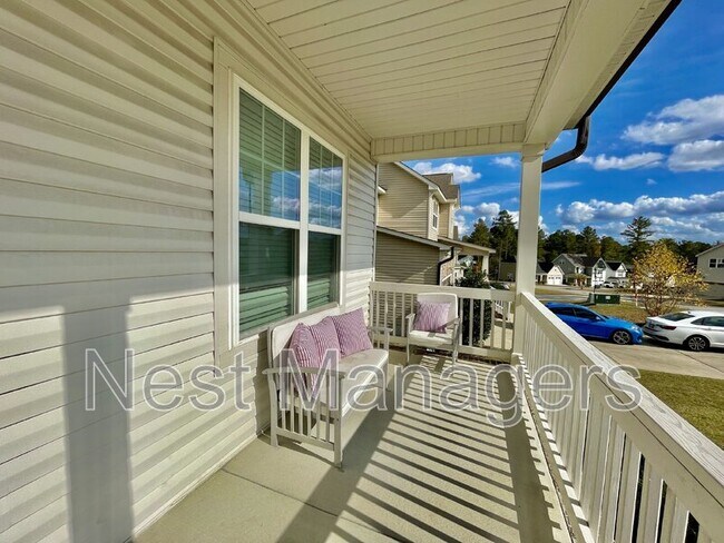 Foto del edificio - 385 Falls Creek Dr