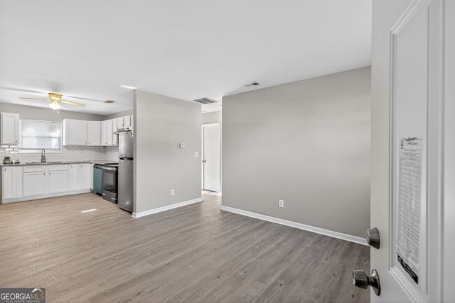 Foto del edificio - 7 Roper Dr