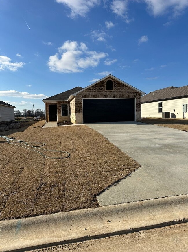 Building Photo - *Pre-leasing* Three Bedroom | Two Bath Home in Whitetail Crossing