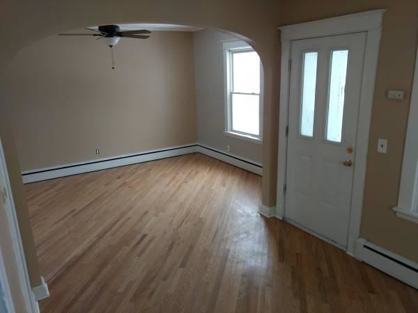 Building Photo - 25 Sacandaga Rd
