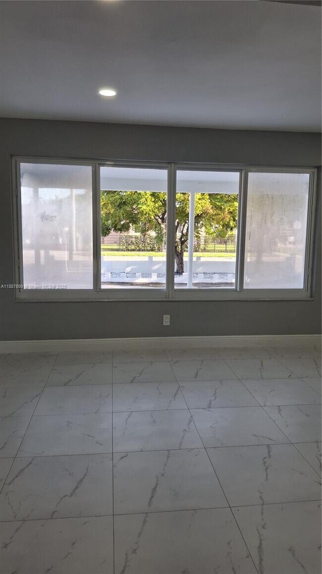 Foto del edificio - 598 E 41st St