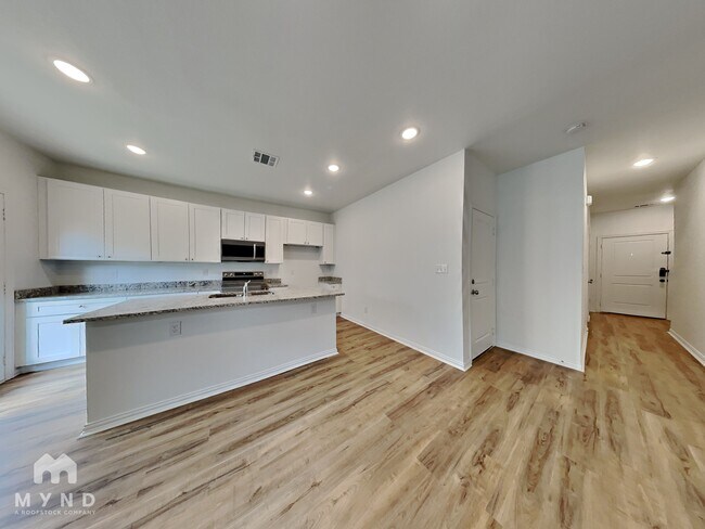 Building Photo - 602 Briarwood Ln