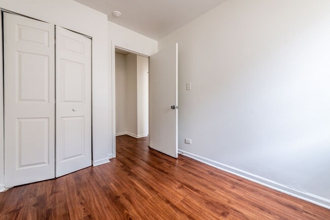 Building Photo - 1734 E 72nd St Chicago, IL 60649