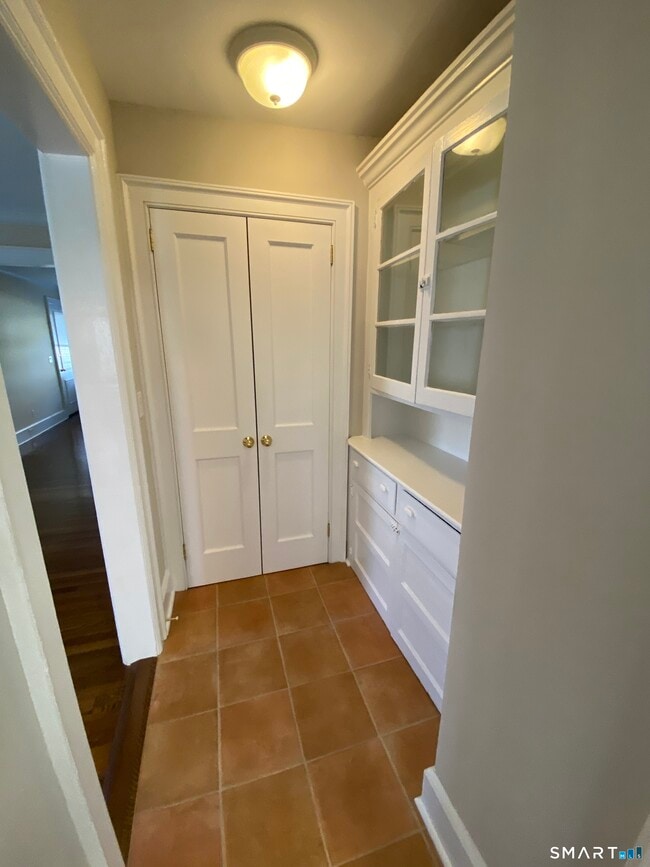 Building Photo - 410 West Ave