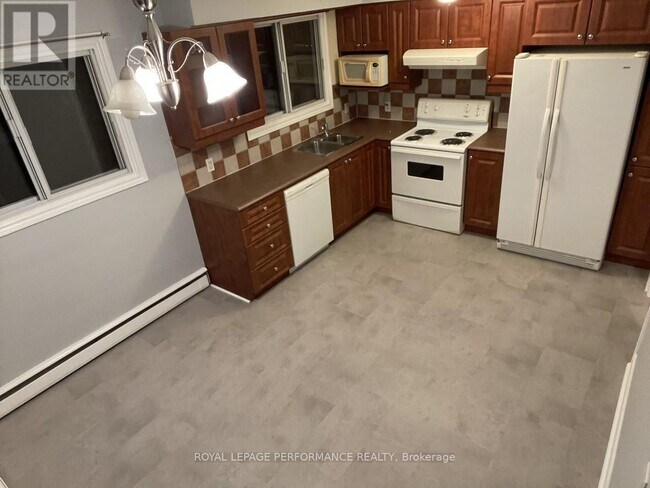 Photo du bâtiment - 321-321 Lavergne St
