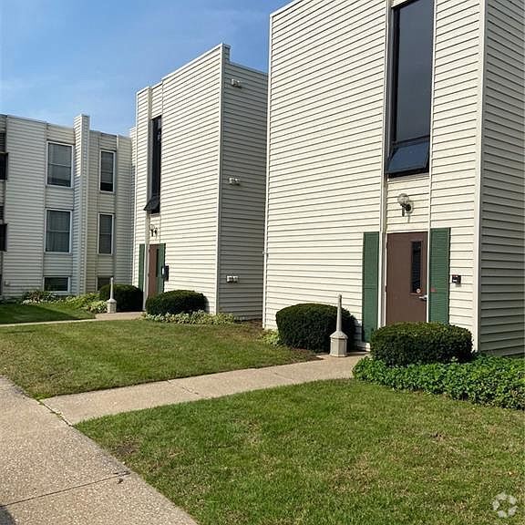 View of exterior of building - 1675 Cedarwood Dr