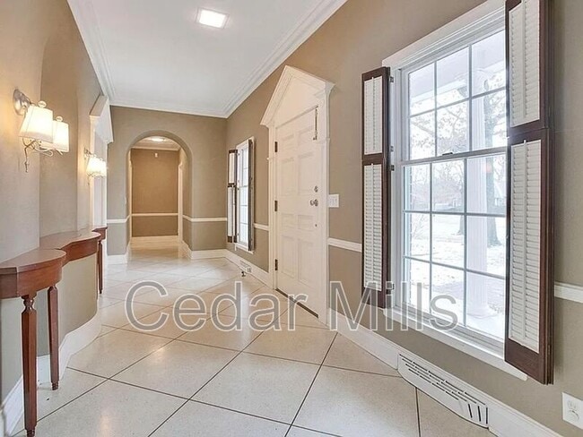 Building Photo - 8200 E Tipperary St