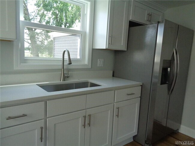 Foto del edificio - 4563 Union Rd