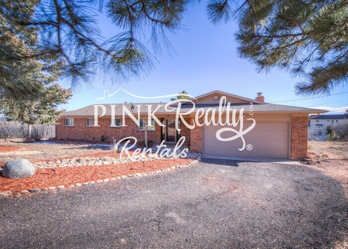 Beautiful Ranch Home in Monument House Rental in Monument, CO