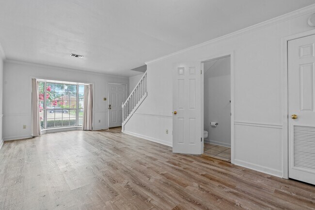 Building Photo - 608 N Jefferson